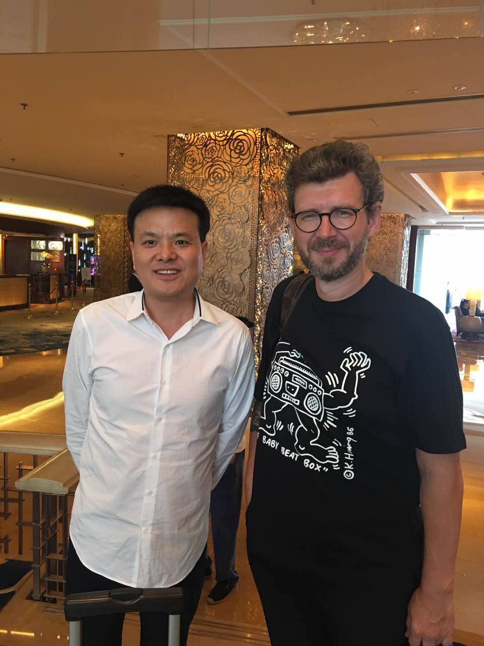 唐風采假發(fā)創(chuàng)始人唐利民先生參加ICD世界發(fā)型設(shè)計家協(xié)會 唐風采假發(fā)創(chuàng)始人唐利民先生參加ICD世界發(fā)型設(shè)計家協(xié)會