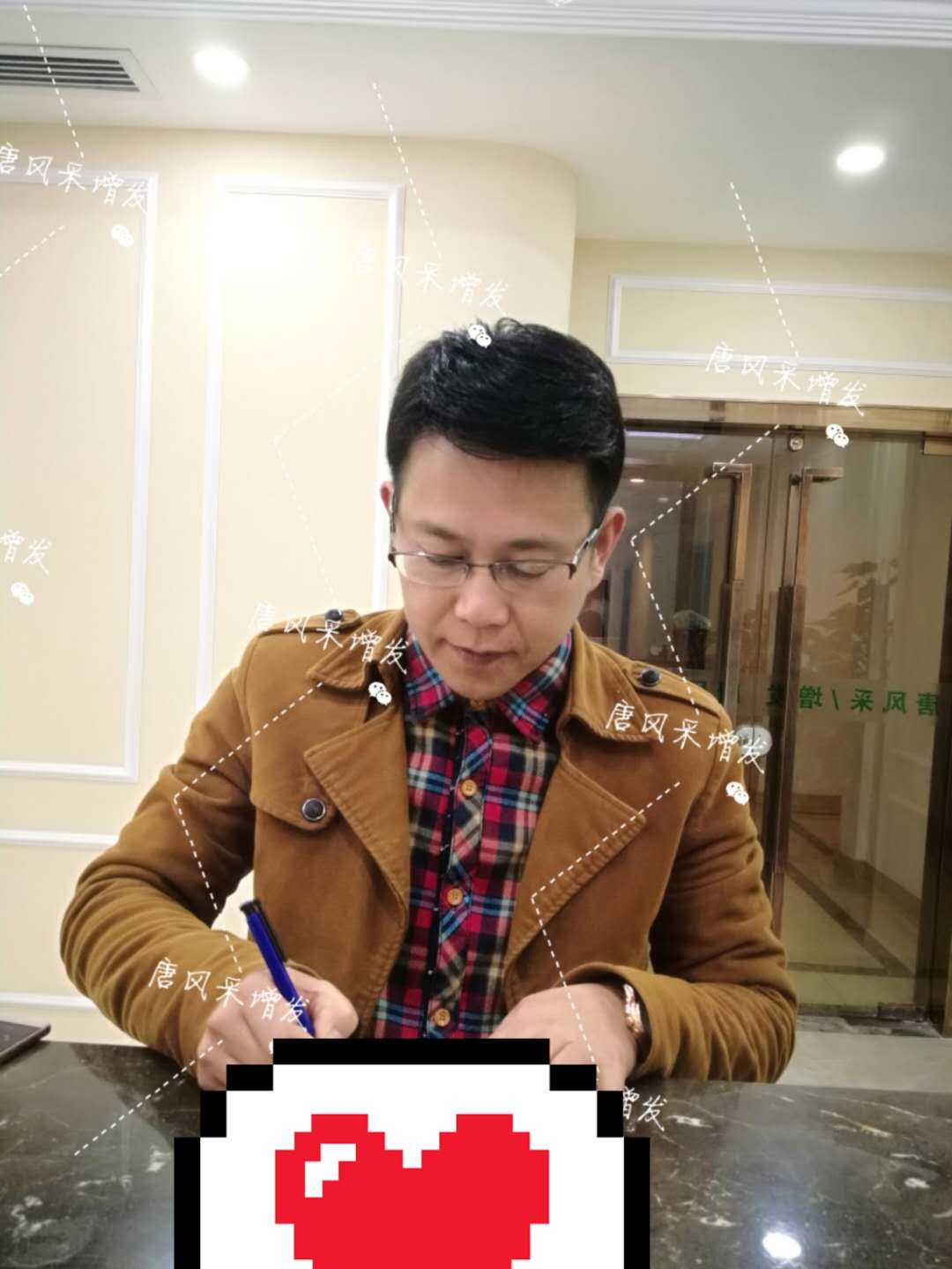 這人在唐風(fēng)采假發(fā)后，讓人大吃一驚