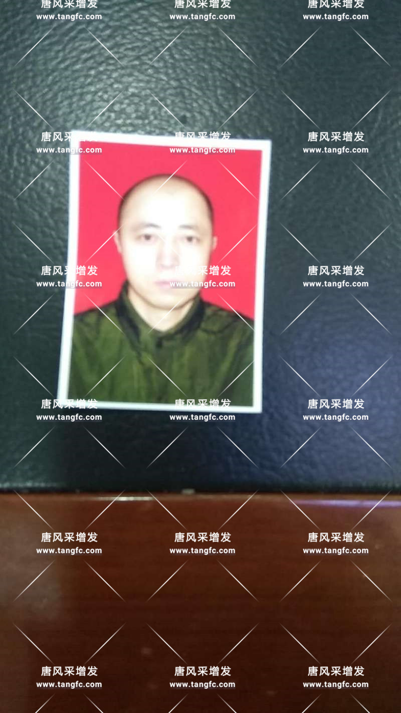 唐風(fēng)采假發(fā)后，看看鏡頭中自己的樣子，你認(rèn)得嗎？