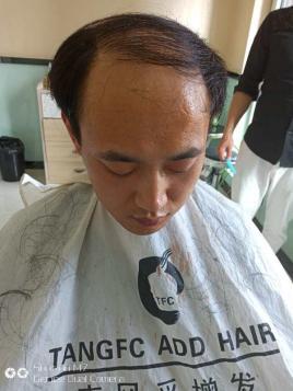 從“謝頂流蘇”到時尚潮人，他是怎么做到的？